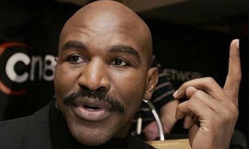 Легендарный Холифилд назвал бой, который станет крупнейшим событием в истории бокса