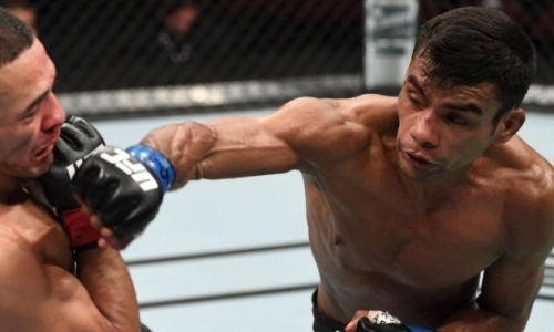 Бразилец зубодробительным ударом в челюсть одержал первую победу в UFC. Видео нокаута