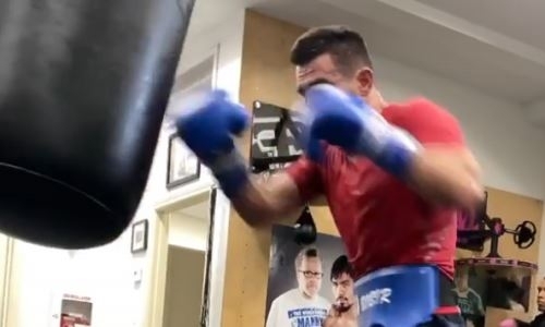 Небитый казахстанский нокаутер показал видео с тренировок в зале Фредди Роуча