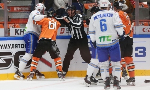 «Выглядят намного увереннее и мощнее». Российский эксперт предсказал точный счет матча «Амур» — «Барыс»