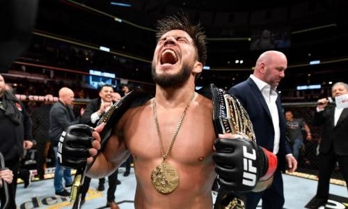 «Он поджигает». Российский файтер отреагировал на оскорбления действующего чемпиона UFC