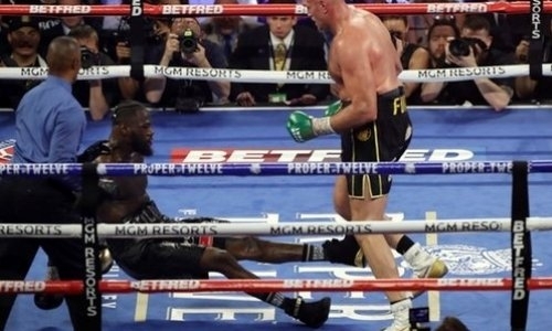 «Деонтея избивали, а его правая осталась дома». Фредди Роуч высказал правду о победе Фьюри