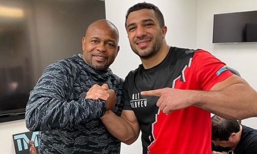 Легенды бокса и «бегун от Головкина». С кем тренируются казахстанцы в США