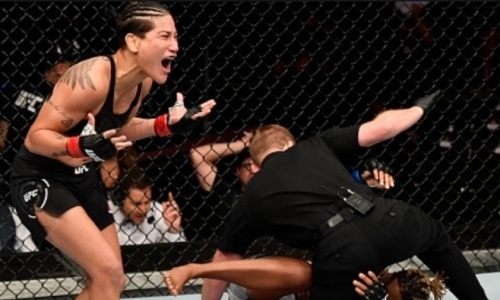 Бой американки и бразильянки в UFC завершился убойным апперкотом за 40 секунд. Видео нокаута