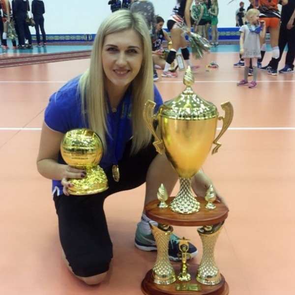 «Лучше бы волейбол набирал популярность за счет игровых качеств, а не откровенных фото». Лидер сборной Казахстана подвела итоги своей карьеры