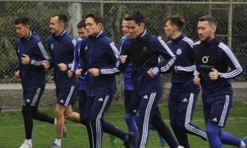 Фоторепортаж с утренней тренировки «Окжетпеса» на УТС в Турции