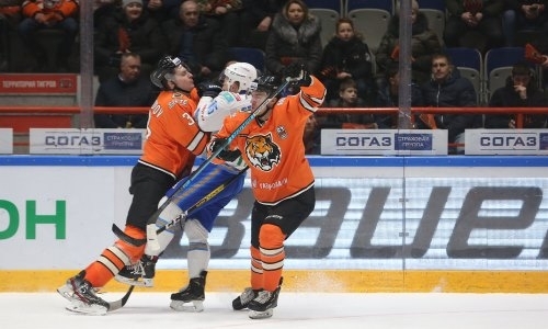 Фоторепортаж с матча КХЛ «Амур» — «Барыс» 5:0