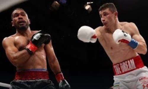 Узбекский «фанат Головкина» брутальным нокаутом защитил титул WBA и завоевал вторую строчку рейтинга. Видео