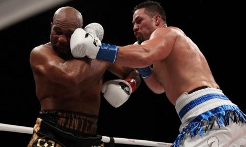 Экс-чемпион мира в супертяжелом весе уничтожил соперника эффектной двоечкой. Видео зрелищного нокаута