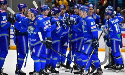 «Обычно опирается». Как отсутствие лидеров «Магнитки» отразится на задачах «Барыса»