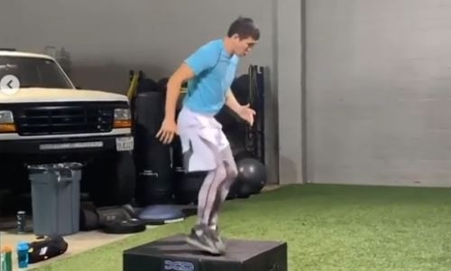 Небитые казахстанские боксеры продолжают тренировки в США. Видео