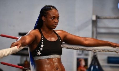 Бросавшая вызов Головкину чемпионка мира предсказала громкое поражение Ломаченко