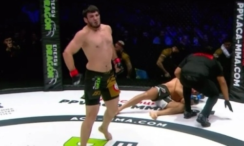 И снова нокаут! Казахстанец жестоко забил соперника локтями на турнире АСА 105