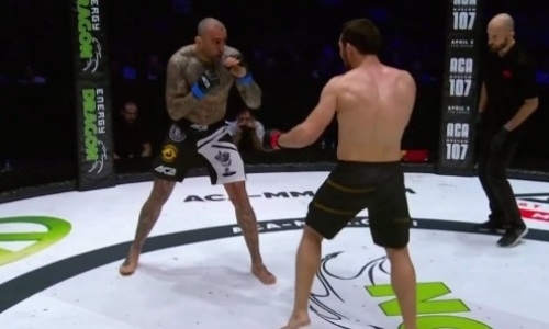 Казахстанский файтер оформил нокаут ударом в подбородок на АСА 105 в Алматы