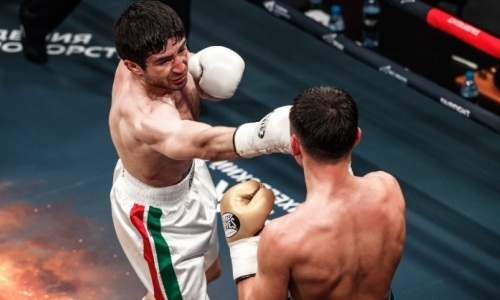 Казахстанскому боксеру крепко досталось от непобежденного таджика. Фотофакт