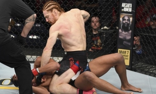 «Рыжий» дебютировал в UFC победой нокаутом за 85 секунд. Видео