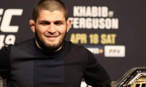 Хабиб Нурмагомедов показал свежее фото. На нём три чемпиона UFC с тремя поясами