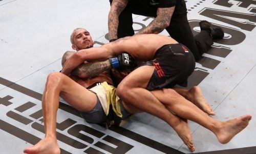 Главный бой турнира UFC без зрителей закончился досрочной победой и вызовом Хабиба с Фергюсоном. Видео