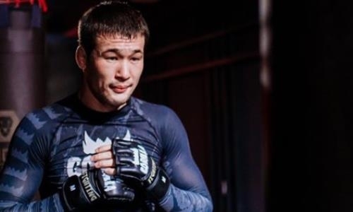 Дебютный бой первого казахстанского бойца в UFC сорвался. Озвучены подробности