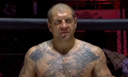 Емельяненко эмоционально отреагировал на перенос своего следующего боя. Видео