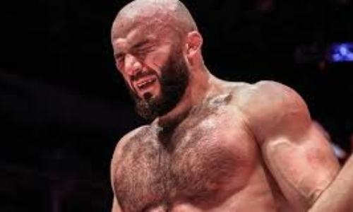 «Люди рубятся за туалетную бумагу». Российский файтер высказался о коронавирусе