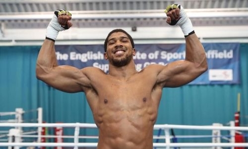 Бой Энтони Джошуа под угрозой срыва. Ему нашли новую дату