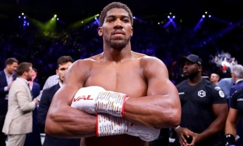 Официально отменен титульный бой Джошуа. Названы новые сроки