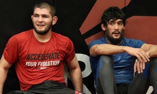 Хабиб Нурмагомедов победил таджикского бойца ММА в спарринге и решил его успокоить