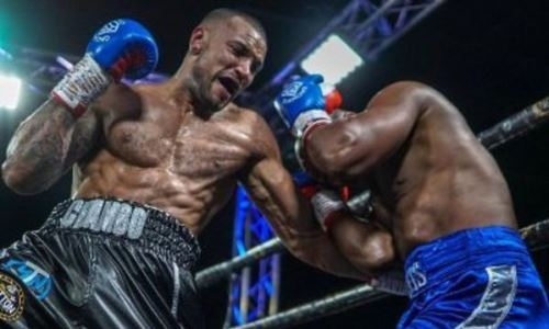 В ожидании боёв. Зацените эпичную драку британских тяжеловесов с жестоким нокаутом. Видео