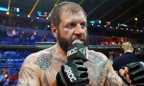 Емельяненко неожиданно оскорбил экс-чемпиона Bellator и вызвал его на бой. Видео
