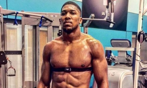 Энтони Джошуа попал в неприятную ситуацию после встречи с принцем Чарльзом