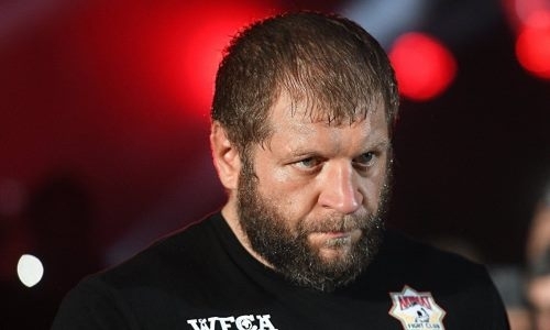 «Стало известно, какую сумму ты запросил». Емельяненко опять оскорбил Шлеменко. Видео