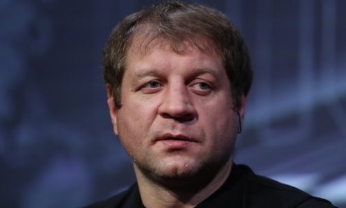 «Если выпью раз в полгода, то об этом знает вся Россия». Емельяненко опубликовал фото в стиле советского плаката