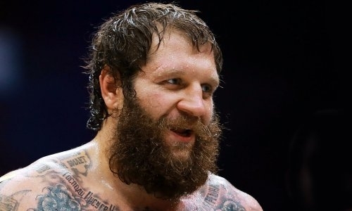 «Не стоило разводить такую панику». Тренер Емельяненко разочаровал тех, кто запасается продуктами