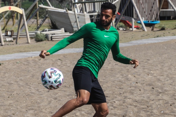 «Я могу играть почти везде». Забивавший в еврокубке «Актобе» футболист европейской сборной объяснил, как оказался в Первой лиге Казахстана