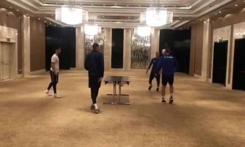 Футболисты «Астаны» «переквалифицировались» в теннисистов. Видео