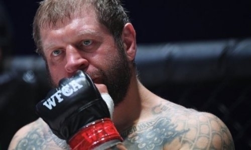 «Тупо налетать на него, пытаться взять сразу — глупо». Шлеменко озвучил способ побить Емельяненко