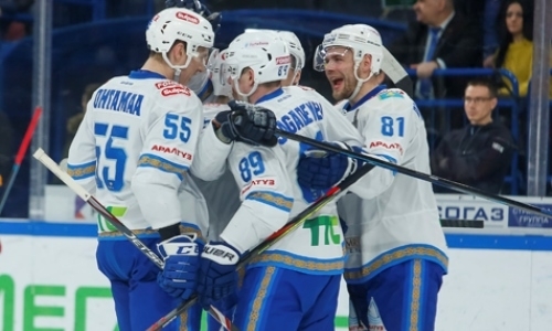 «Здесь они все решают». Почему «Барыс» не заключает контракты с игроками