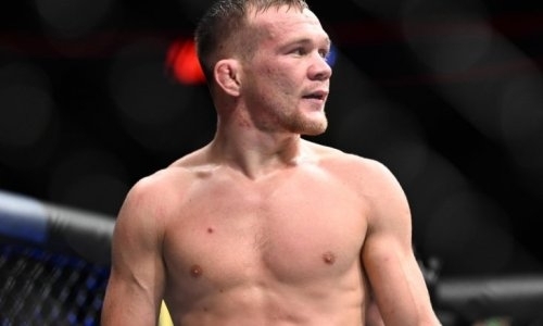 «У тебя нет подбородка и логики». Хедлайнер первого турнира UFC в Казахстане поставил на место американского файтера
