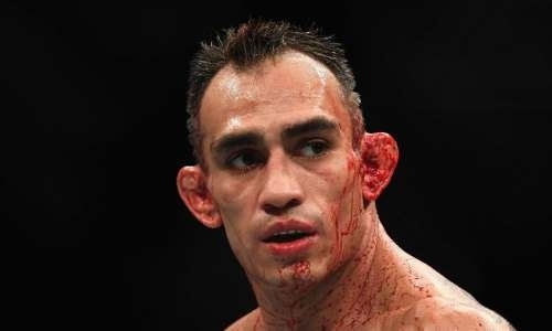 «Нокаутирует». Два экс-чемпиона UFC в легком весе поставили на сенсационное поражение Фергюсона