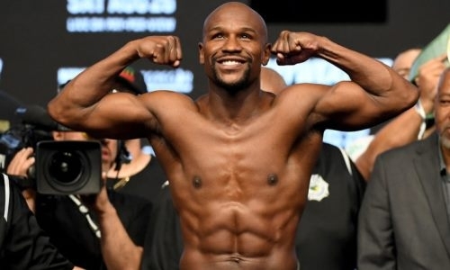 «Стану одним из величайших». Мэйвезер ошеломил объявлением о своей карьере