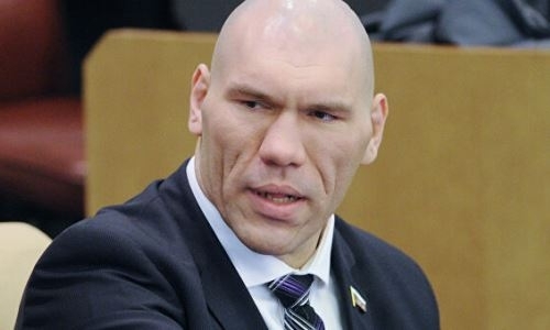 «Голова же на плечах должна быть». Валуев высказался об отмене турнира UFC 249