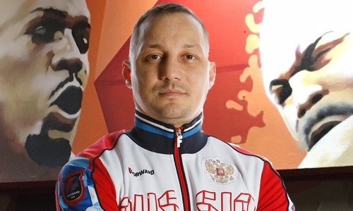 «Мы болеем хэппи вирусом». Российский тренер по боксу излечился от коронавируса