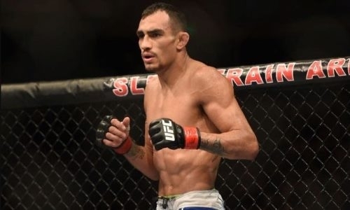 Тони Фергюсон продолжает сгонку веса, несмотря на отмену турнира UFC 249