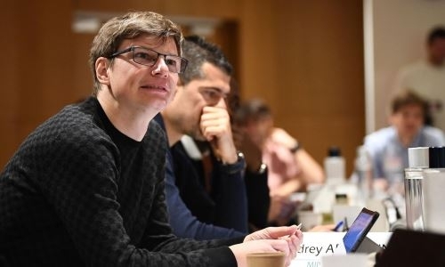 Бывший футболист «Кайрата» нарушил карантин и был замечен в бане с новой девушкой