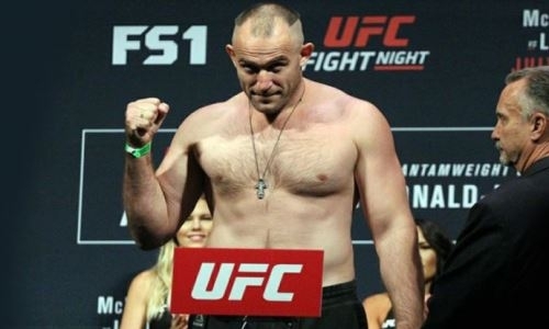 «Неплохой кард, верно?!» Российский тяжеловес оценил полный список участников турнира UFC 249