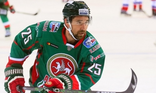 Нападающий лидера конференции «Барыса» в КХЛ требует от клуба 1,35 миллиона долларов в год