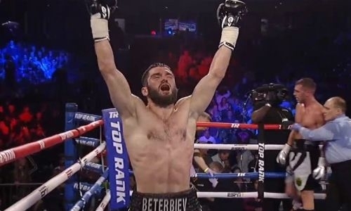 Артур Бетербиев назвал двух своих самых желанных соперников