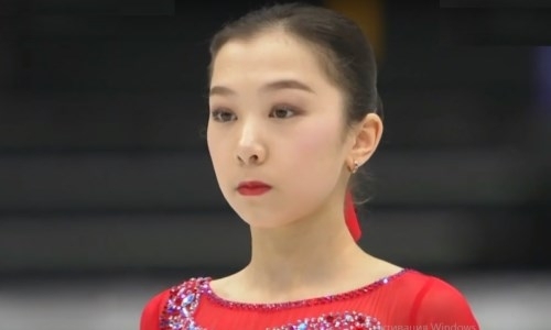 В Сеть попало видео, как Элизабет Турсынбаева играет на скрипке на льду