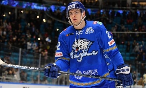 Нападающий «Барыса» «попался» на нарушении режима. Фото